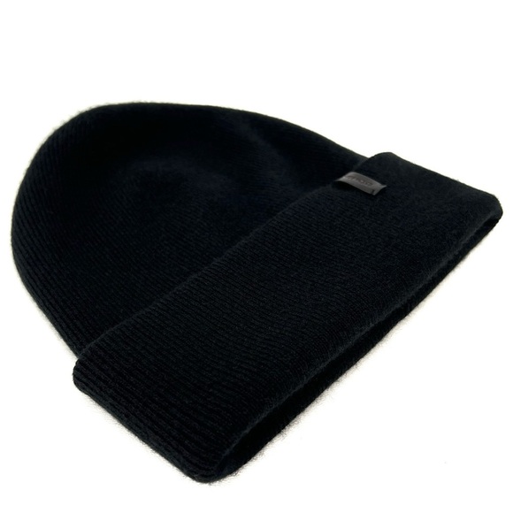 NEW Vince Knit Black 100% Cashmere Beanie Fine Gauge Women’s Winter Hat Warm New - Picture 7 of 10